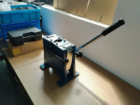 เครื่องเชื่อมเย็นแบบตั้งโต๊ะ J3 สำหรับลวดขนาด 1.00-3.25 มม.